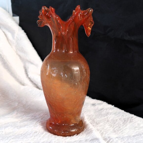 VINTAGE HAND BLOWN ORANGE CRACKLED GLASS VASE WITH RUFFLED TOP NINE INCHES TALL - Picture 1 of 12